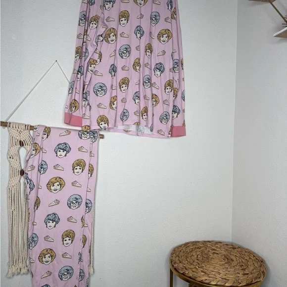 Cakeworthy Golden girls pajama set sz XL Women's Pink Print Pajamas PJ - Picture 7 of 7